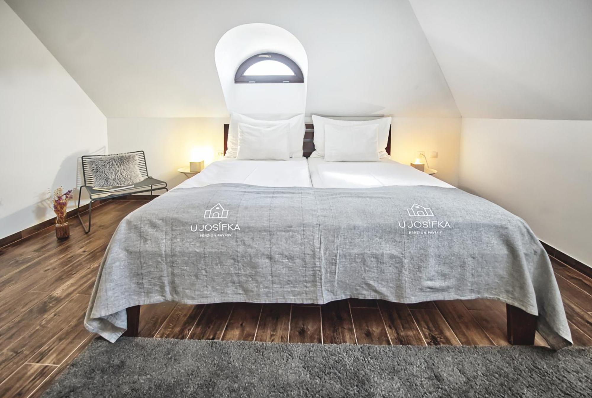 U Josifka Hotell Pavlov Exteriör bild