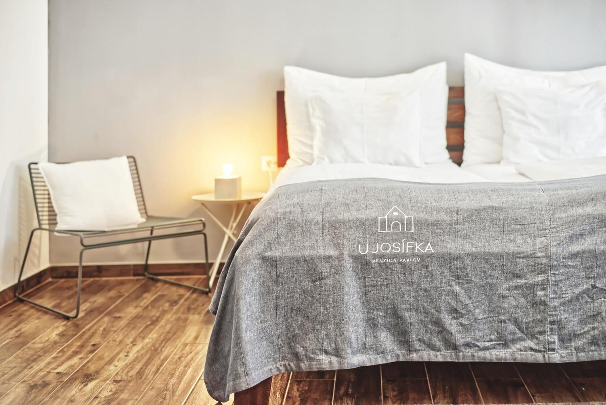 U Josifka Hotell Pavlov Exteriör bild
