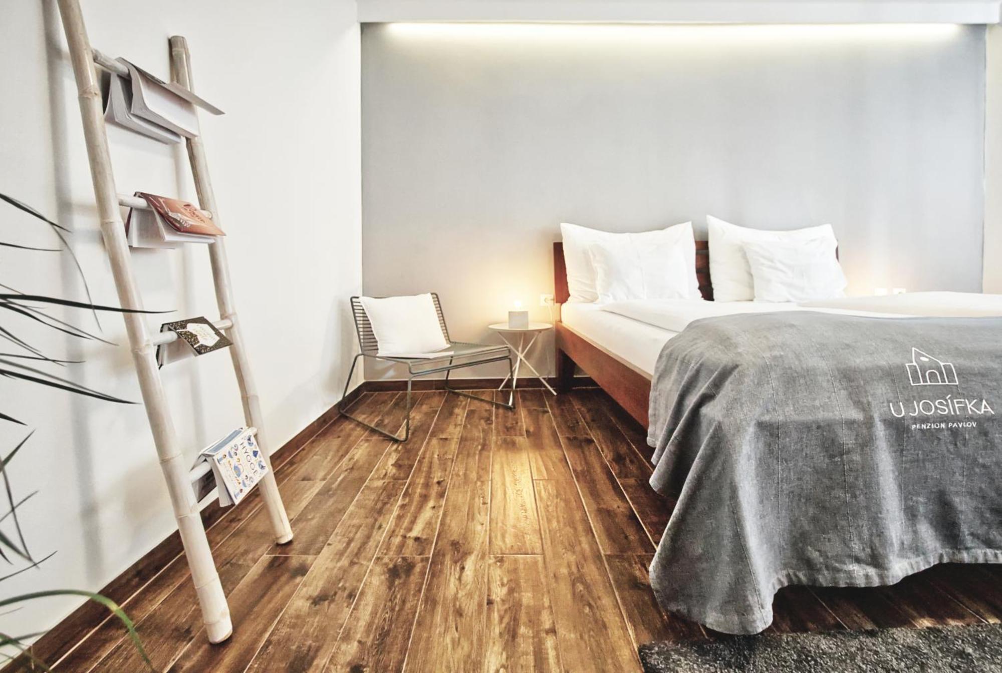U Josifka Hotell Pavlov Exteriör bild